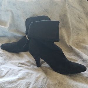 Bijou Black Suede Ankle Boots Size 7.5 W
